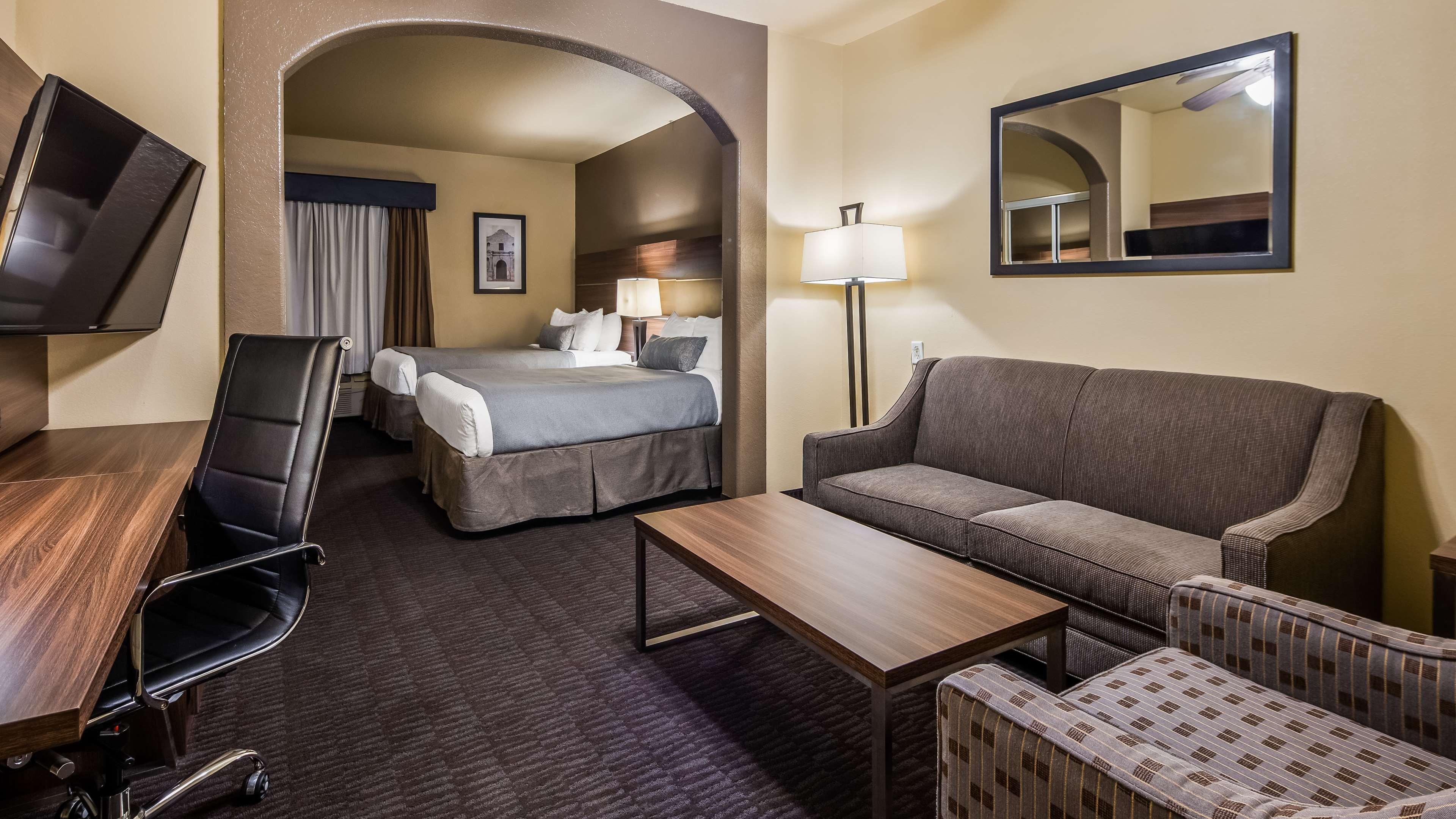 Best Western Plus Hill Country Suites - San Antonio Exterior photo