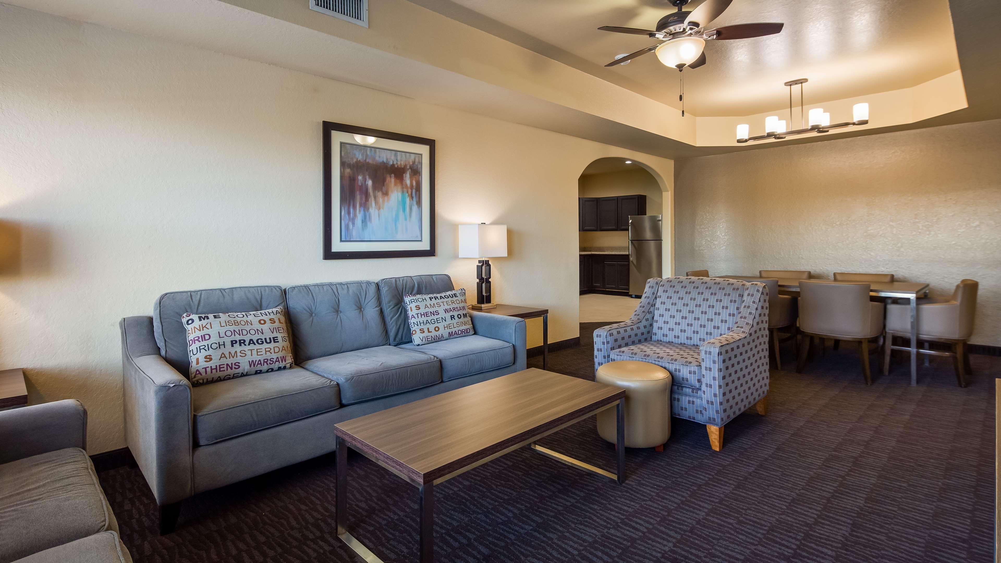 Best Western Plus Hill Country Suites - San Antonio Exterior photo